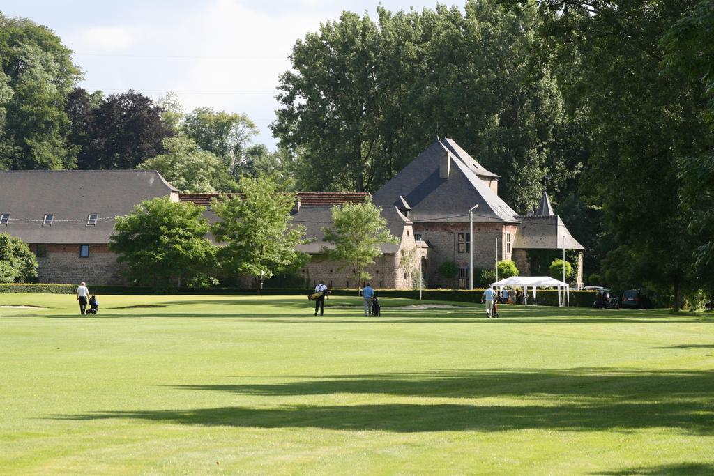 Golf & Hotel De Falnuee Mazy Exterior photo