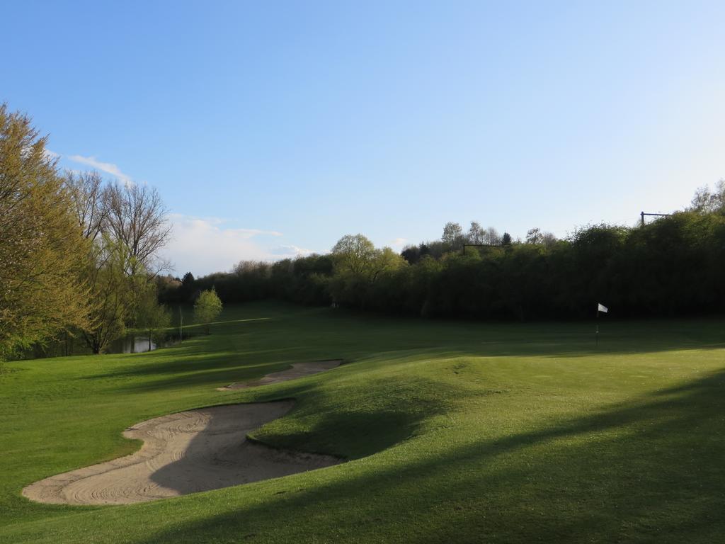 Golf & Hotel De Falnuee Mazy Exterior photo